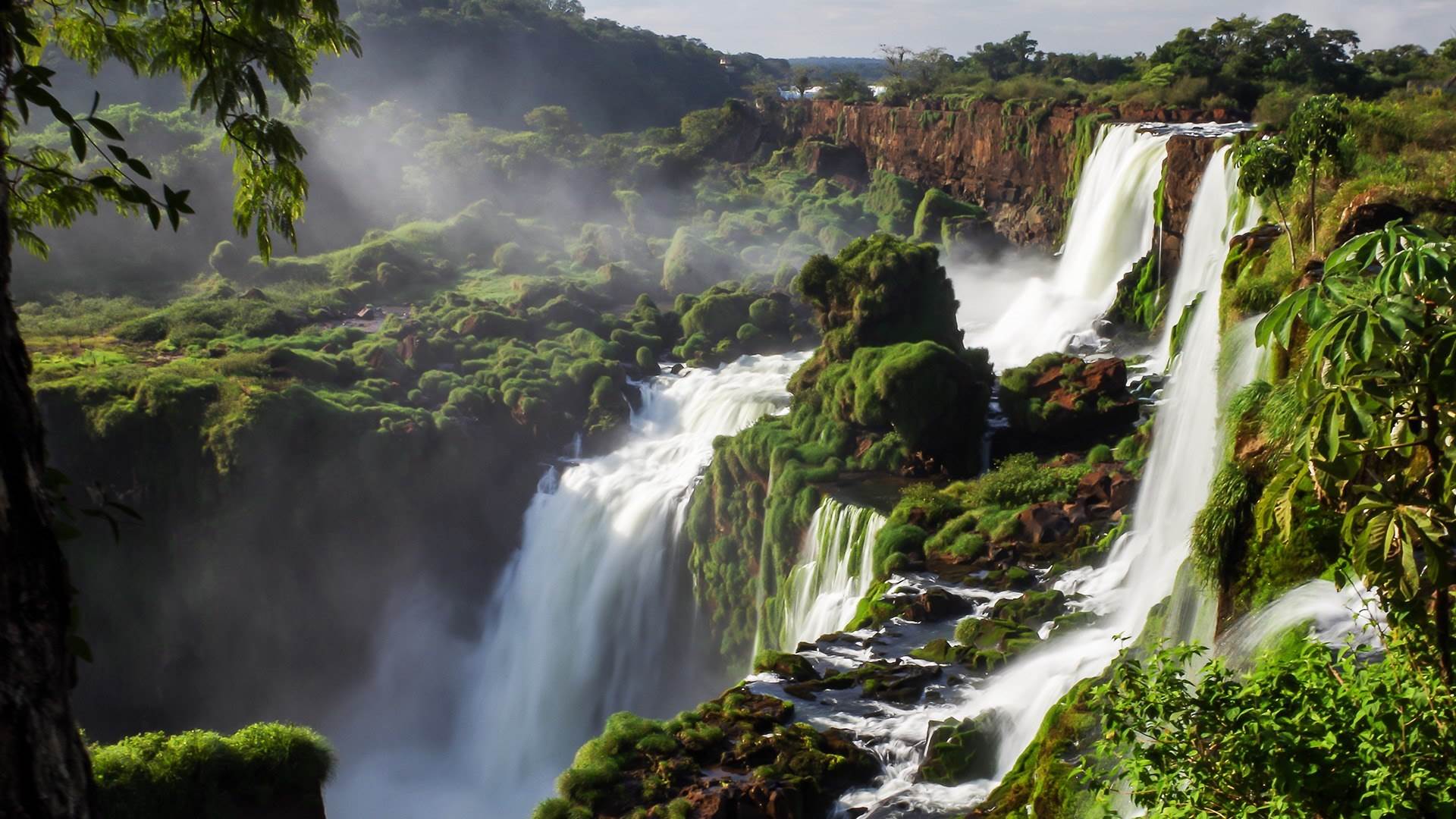 巴西和阿根廷边境上的伊瓜苏瀑布